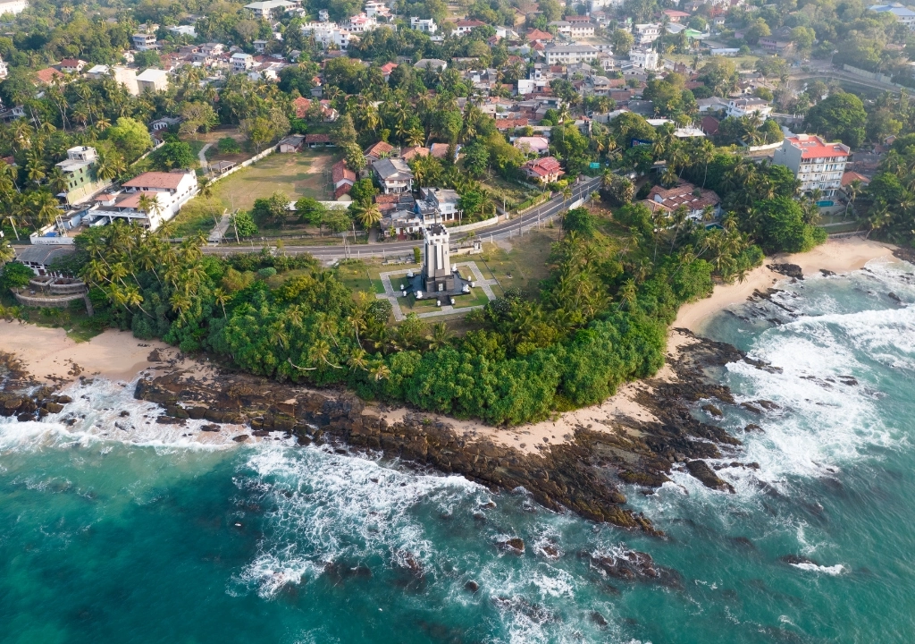 ISLAND OF WONDERS (5)